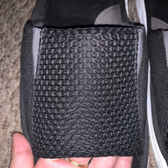 Men’s Size 11/12 Black Mesh House Slippers - Picture 2 of 12